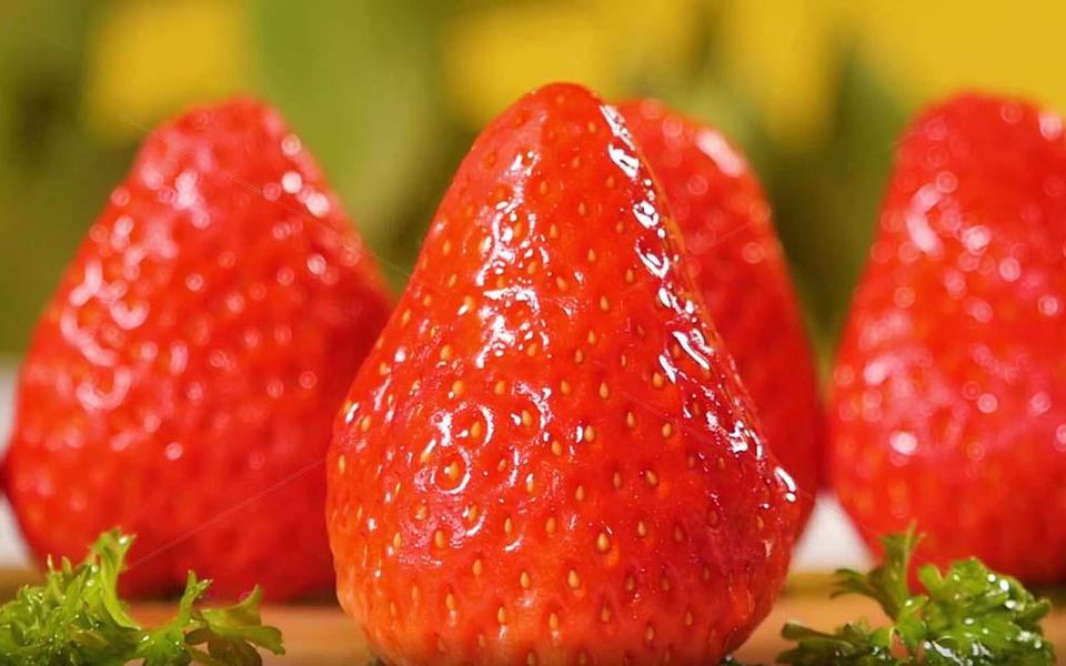 A Comprehensive Exploration of Organic Strawberry Powder